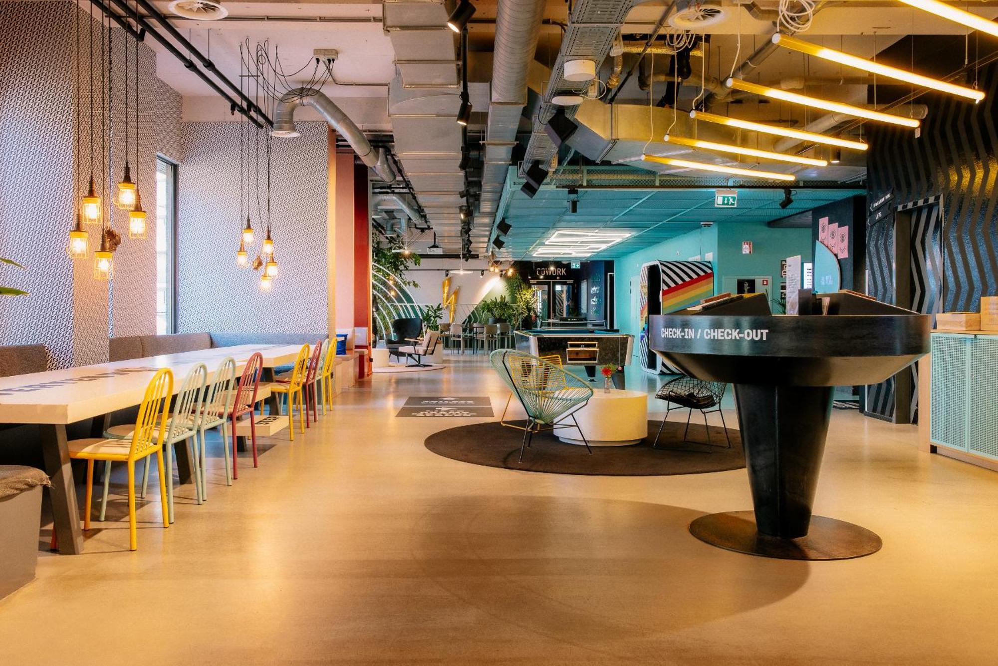 Отель The Social Hub Amsterdam West 4 Star Экстерьер фото